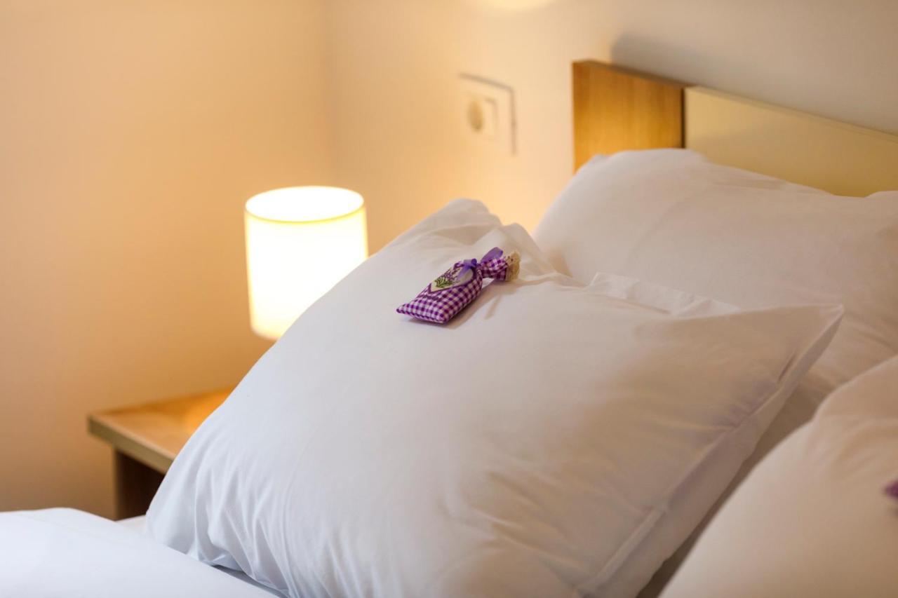 Apartment Grace, Feel At Home - Away From Home Split Exteriör bild